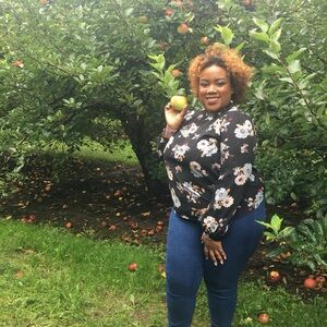 Navy blue floral blouse💙